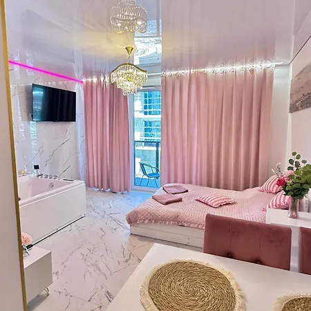 Апартаменты Jacuzzi Bliss By The Motlawa *