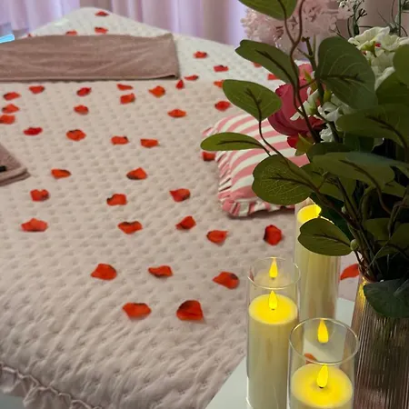 Jacuzzi Bliss By The Motława *