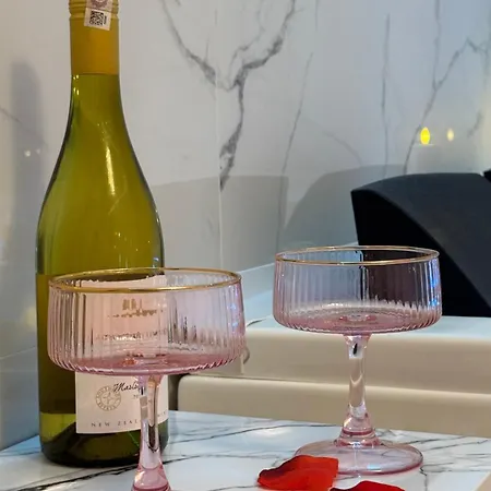 Jacuzzi Bliss By The Motlawa Apartamento