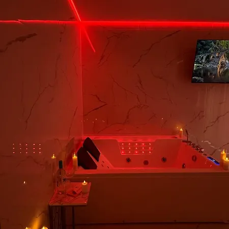 Apartamento Jacuzzi Bliss By The Motlawa *